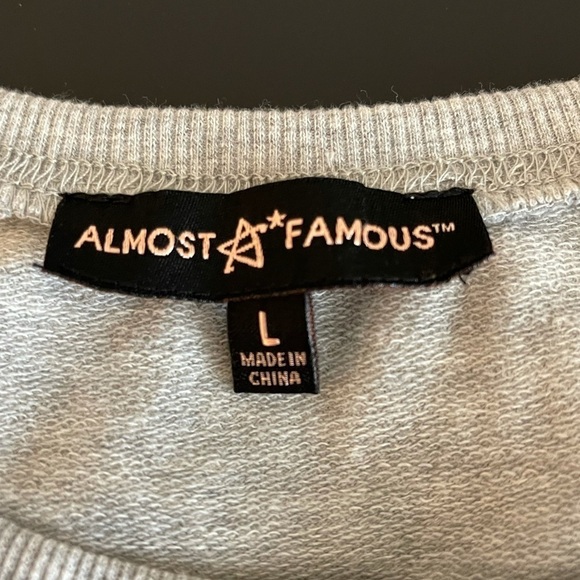 Almost Famous pearl faux beads top in a size large NWT pearl beads on sleeves - Picture 4 of 12